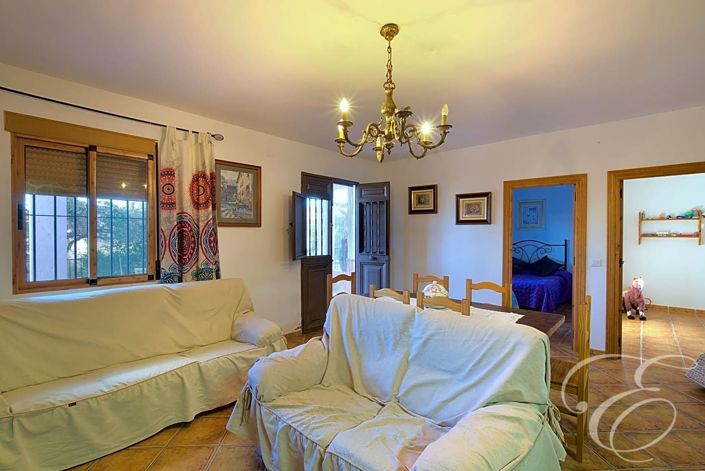 Image No.8-4 Bed Property for sale