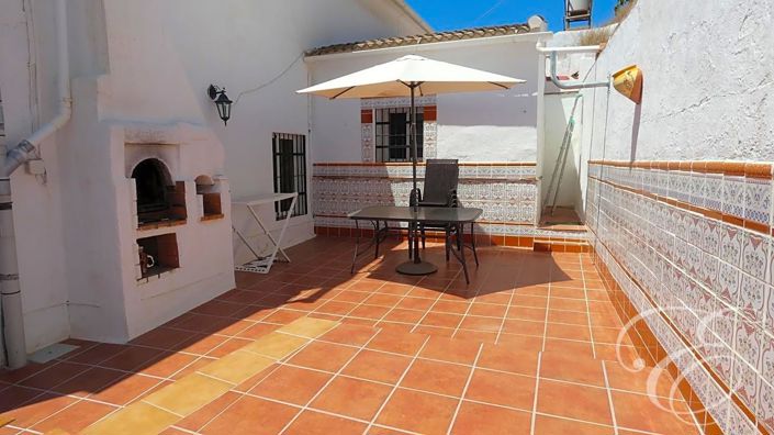 Image No.13-3 Bed Property for sale