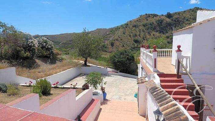 Image No.15-3 Bed Property for sale