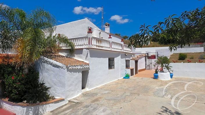 Image No.17-3 Bed Property for sale