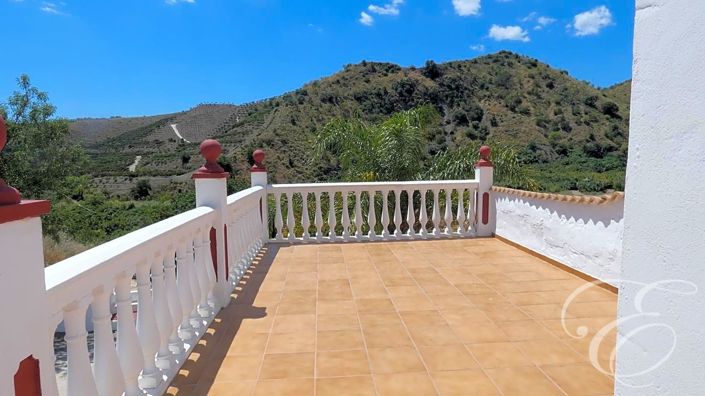 Image No.19-3 Bed Property for sale