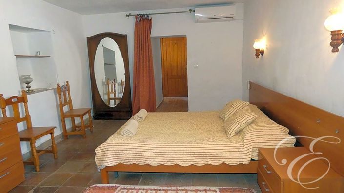 Image No.8-3 Bed Property for sale