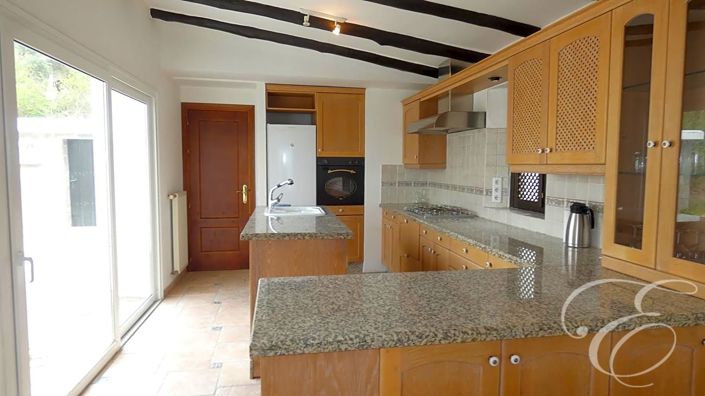 Image No.21-6 Bed Property for sale