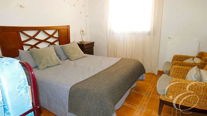 Image No.14-7 Bed Property for sale