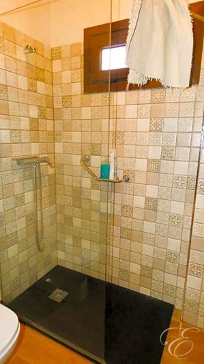 Image No.16-7 Bed Property for sale