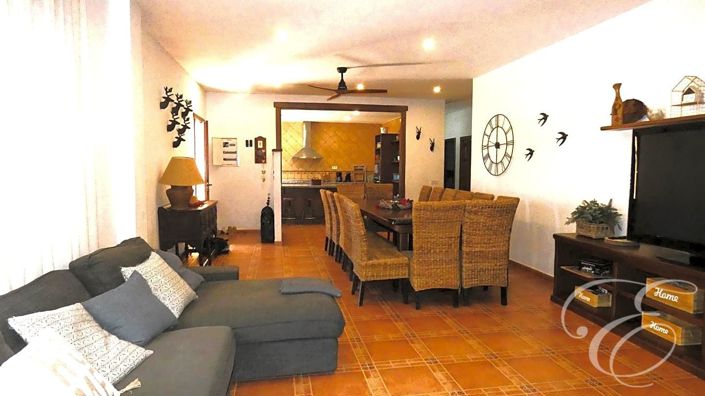 Image No.5-7 Bed Property for sale