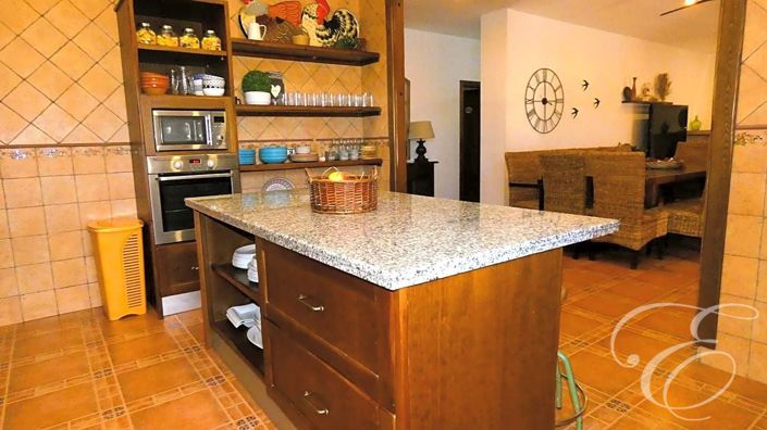 Image No.6-7 Bed Property for sale