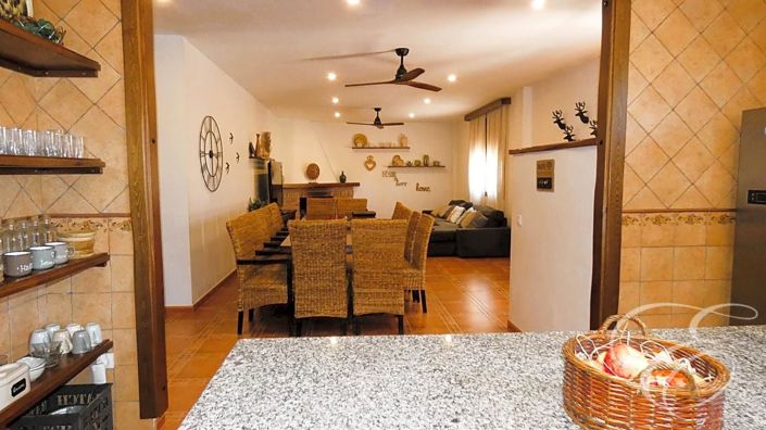 Image No.7-7 Bed Property for sale