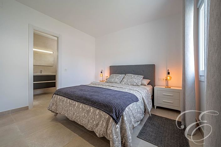 Image No.7-3 Bed Property for sale