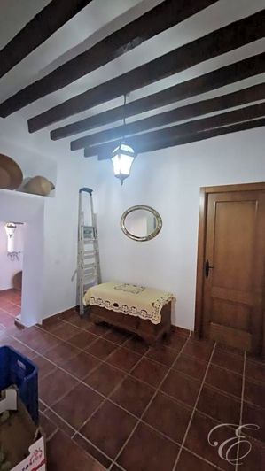 Image No.13-7 Bed Property for sale