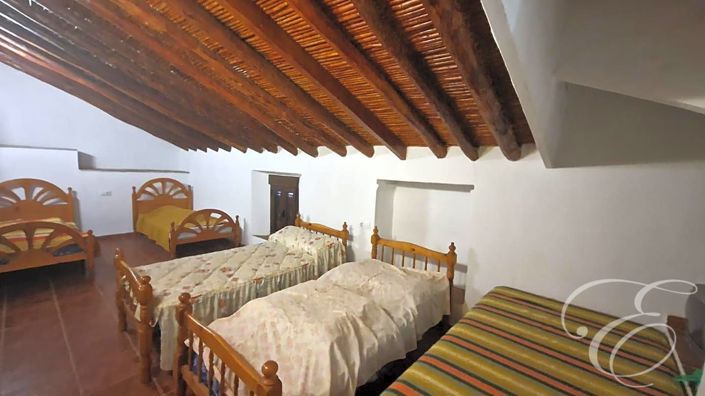 Image No.18-7 Bed Property for sale