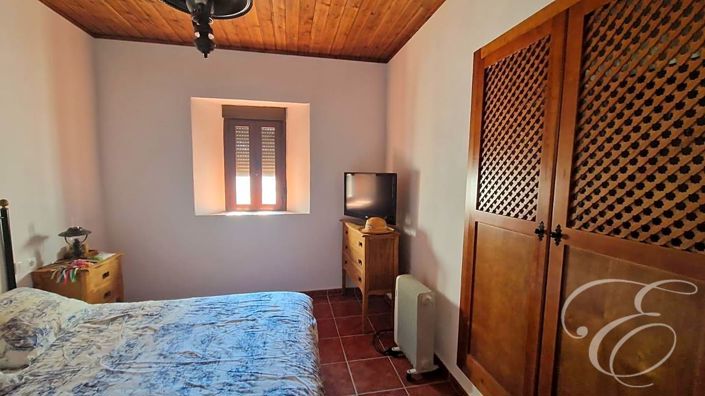 Image No.19-7 Bed Property for sale