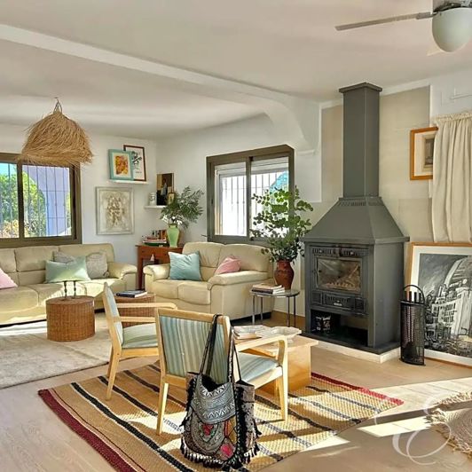 Image No.17-4 Bed Property for sale