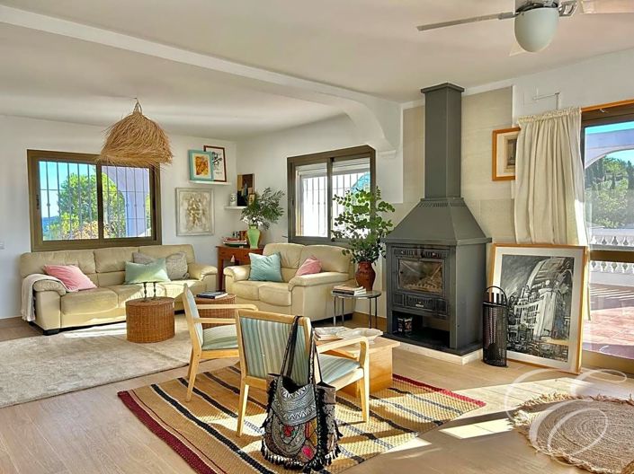 Image No.20-4 Bed Property for sale