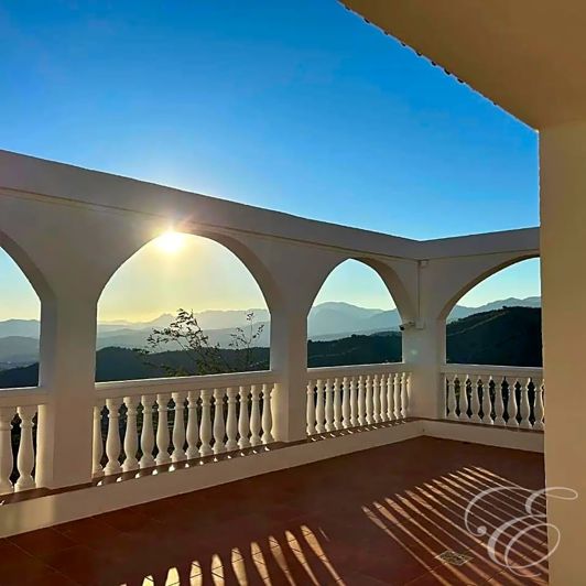 Image No.24-4 Bed Property for sale