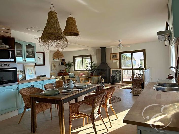 Image No.2-4 Bed Property for sale