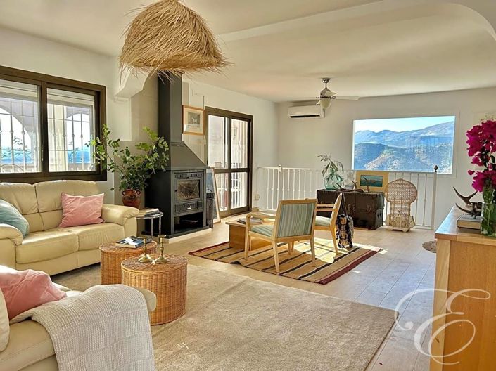 Image No.5-4 Bed Property for sale