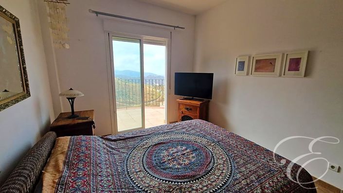 Image No.12-4 Bed Property for sale