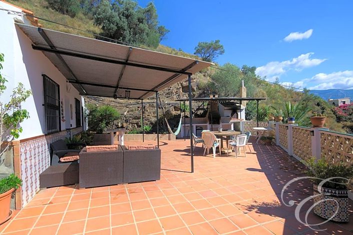 Image No.12-3 Bed Property for sale