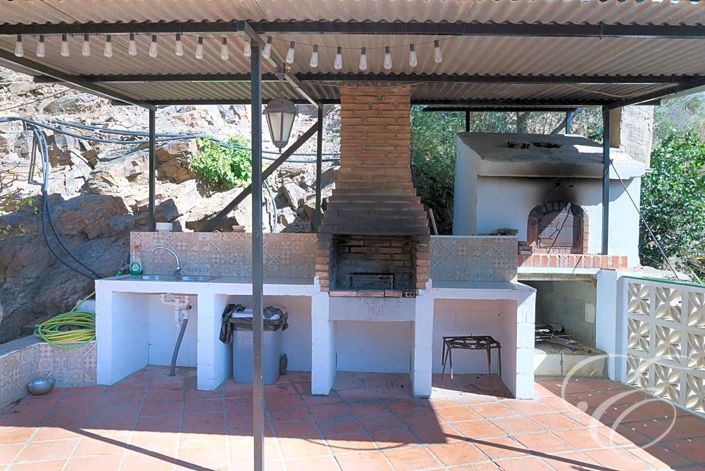 Image No.14-3 Bed Property for sale