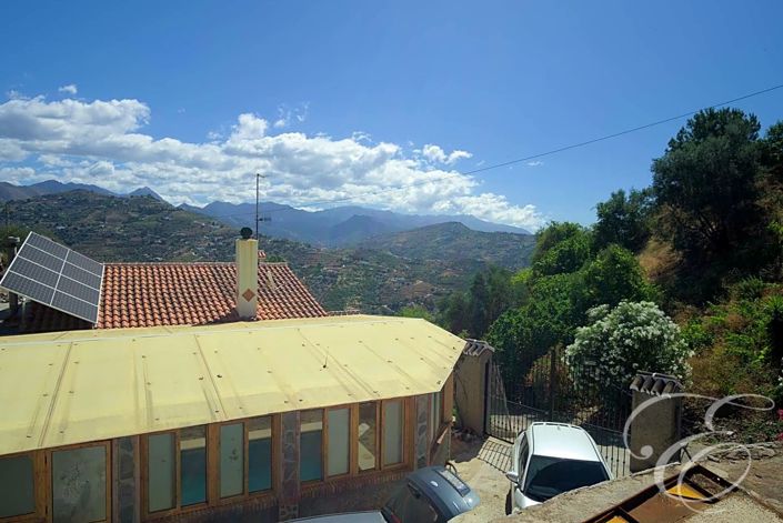 Image No.26-3 Bed Property for sale