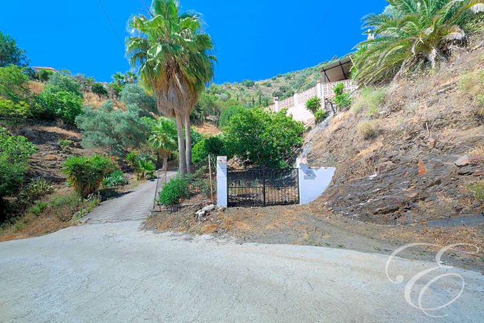 Image No.27-3 Bed Property for sale