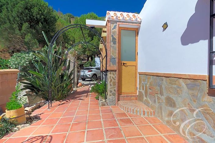 Image No.8-3 Bed Property for sale