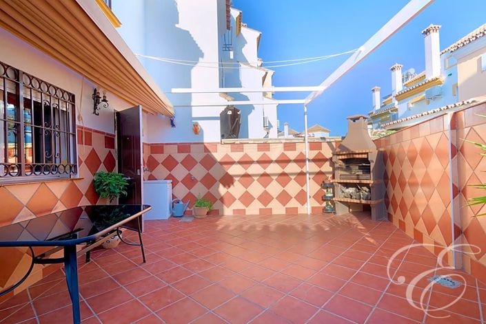 Image No.10-3 Bed Property for sale