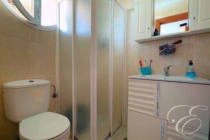 Image No.17-3 Bed Property for sale