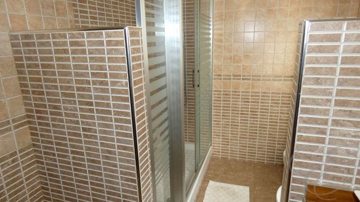 Image No.16-4 Bed Property for sale