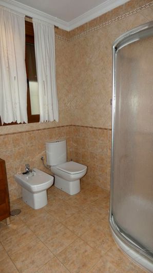 Image No.8-4 Bed Property for sale