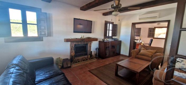 Image No.5-5 Bed Property for sale