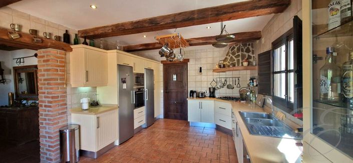 Image No.6-5 Bed Property for sale