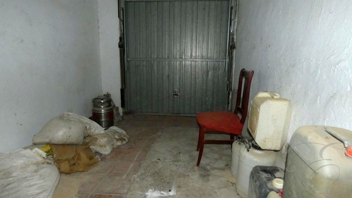 Image No.15-6 Bed Property for sale