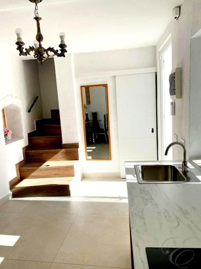 Image No.6-3 Bed Property for sale