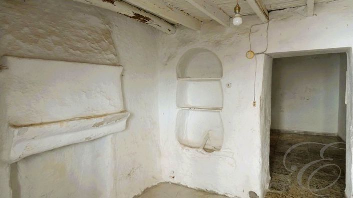 Image No.12-3 Bed Property for sale