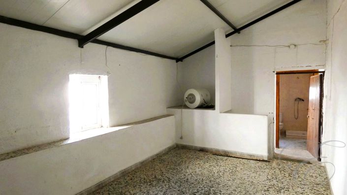 Image No.8-3 Bed Property for sale