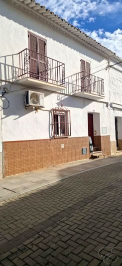Image No.1-4 Bed Property for sale