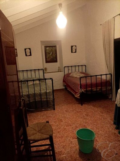 Image No.7-5 Bed Property for sale