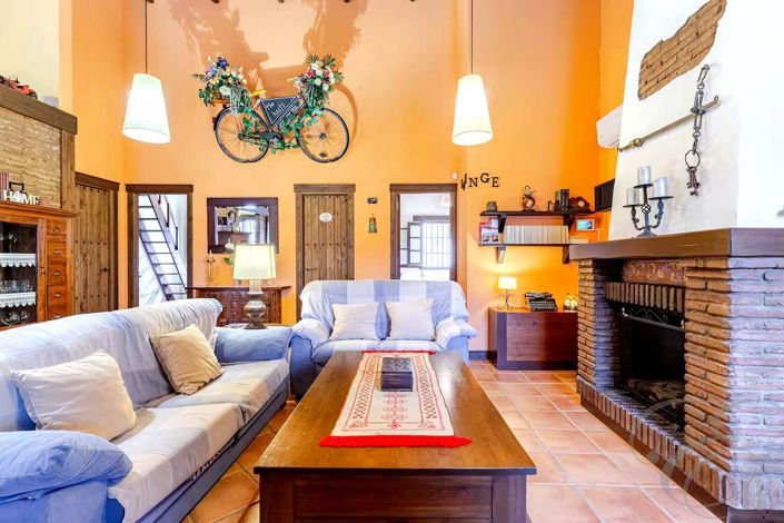 Image No.10-2 Bed Property for sale