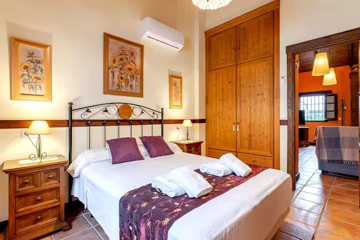 Image No.13-2 Bed Property for sale