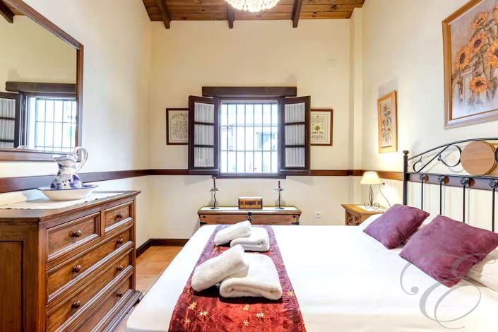 Image No.14-2 Bed Property for sale