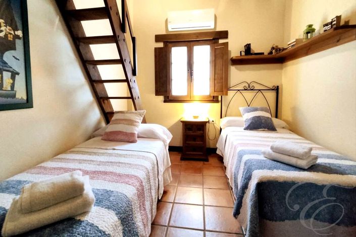 Image No.16-2 Bed Property for sale