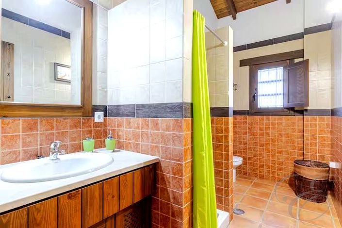 Image No.19-2 Bed Property for sale