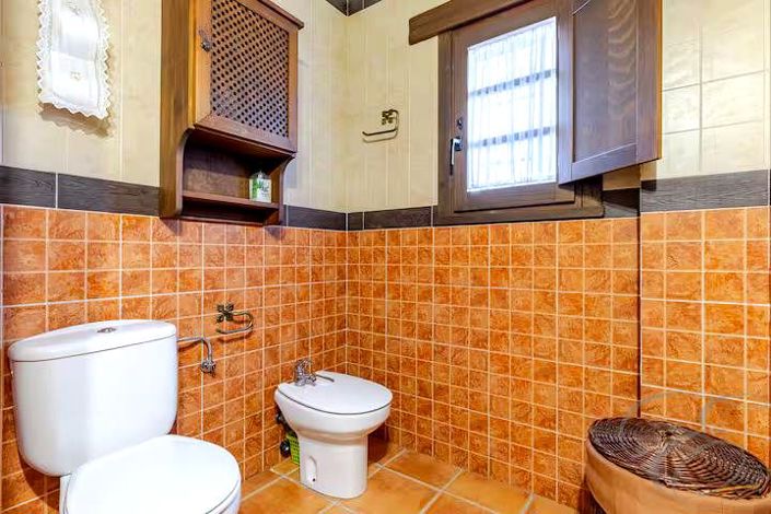 Image No.20-2 Bed Property for sale