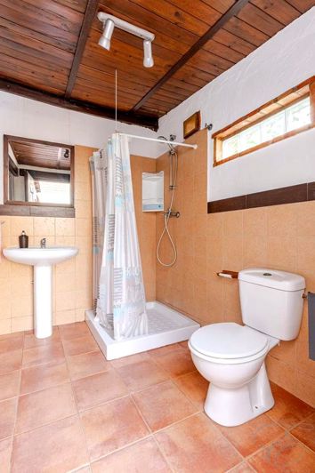 Image No.21-2 Bed Property for sale