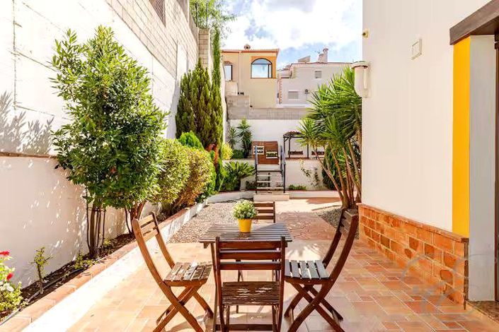 Image No.24-2 Bed Property for sale