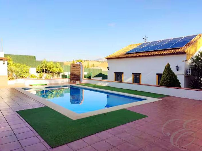 Image No.28-2 Bed Property for sale