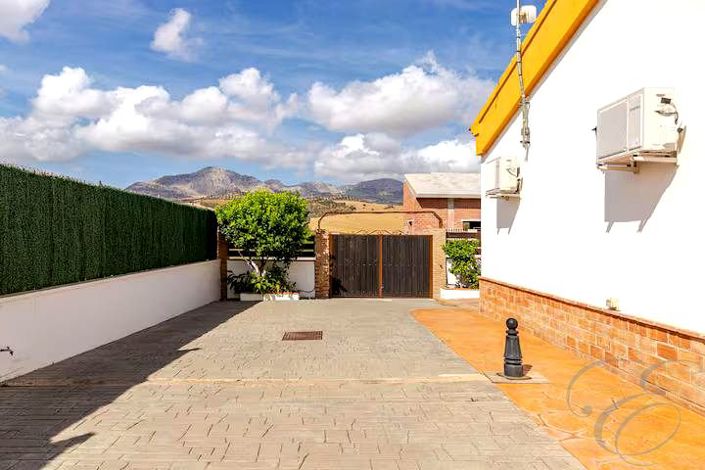 Image No.31-2 Bed Property for sale