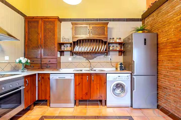 Image No.9-2 Bed Property for sale